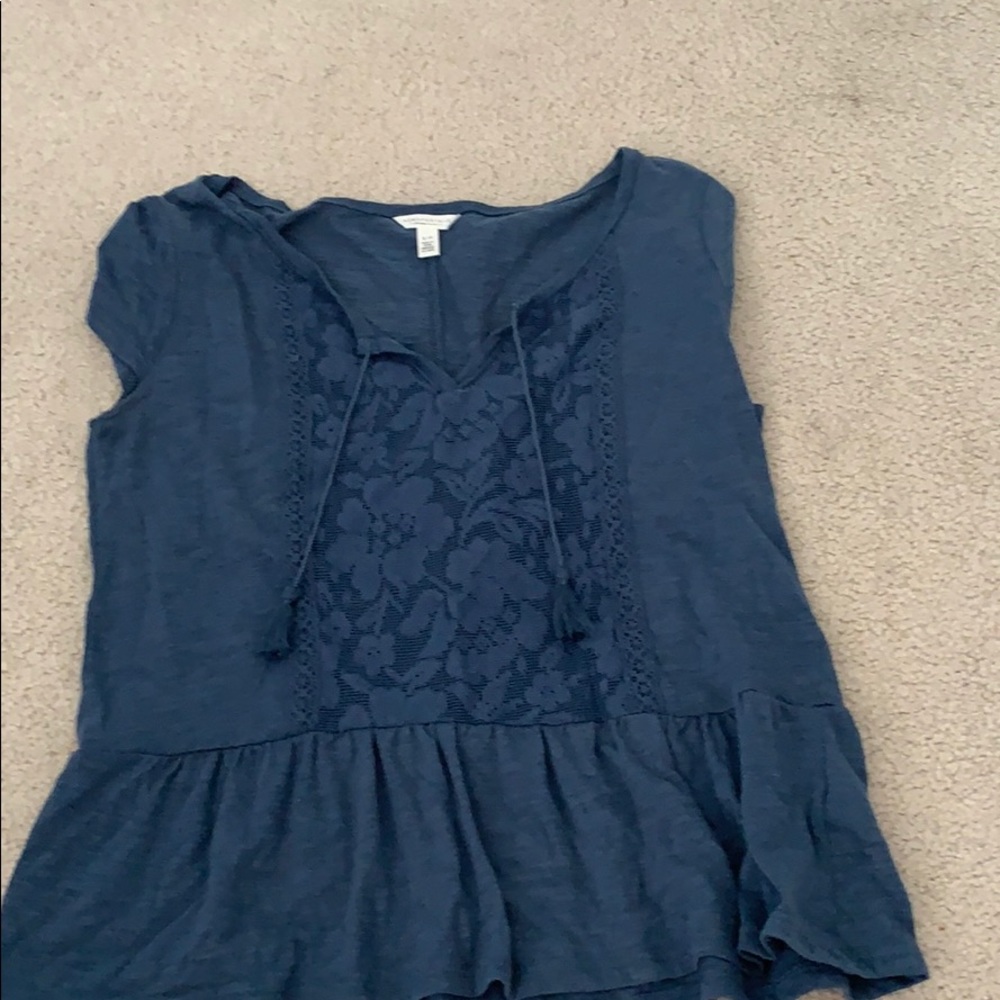 lace flower shirt